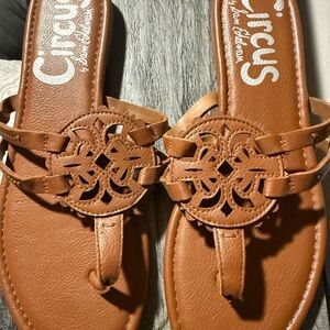 Circus by Sam Edelman Tan Leather Cutout Thong Sandals